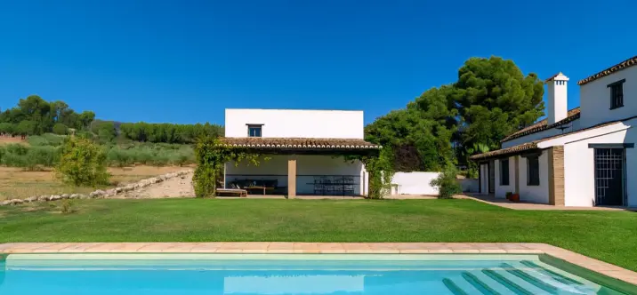 Sale of detached villa in Ronda 1
