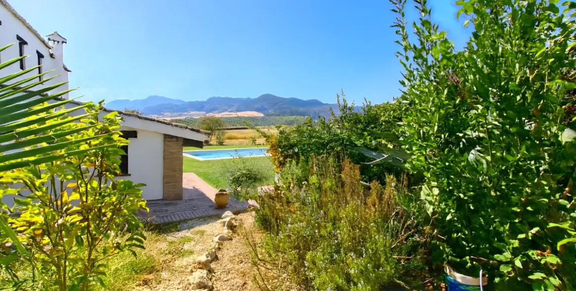 Sale of detached villa in Ronda 4