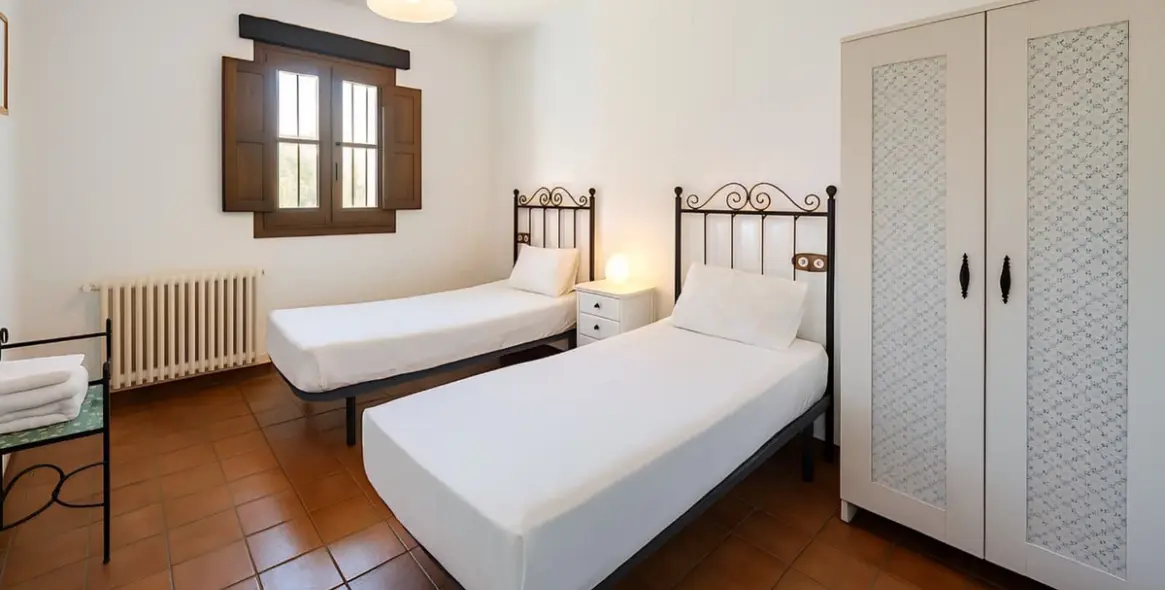 Продажа  отдельно стоящей виллы в Ronda 21