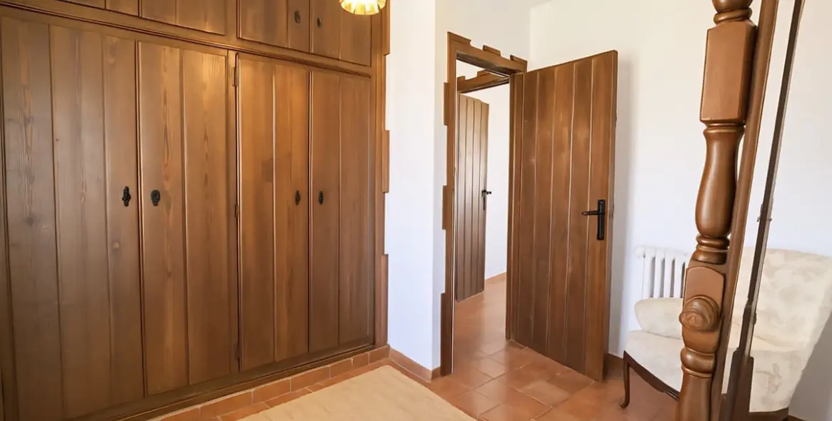 Продажа  отдельно стоящей виллы в Ronda 31