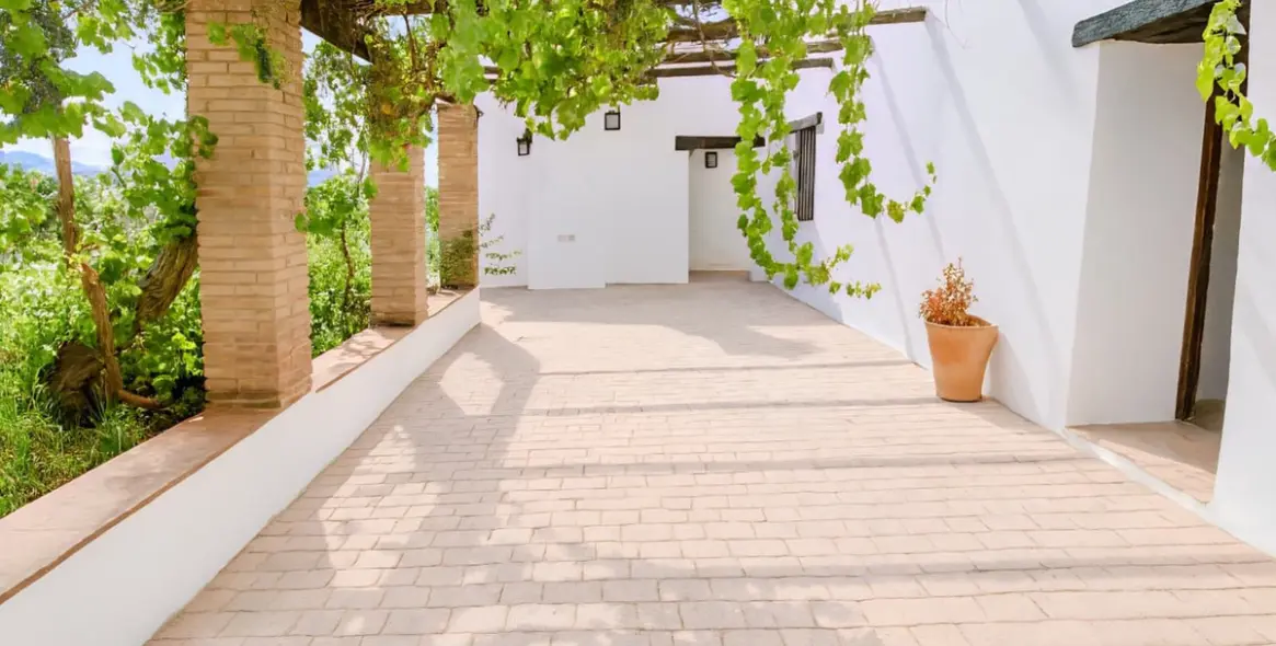 Продажа  отдельно стоящей виллы в Ronda 32