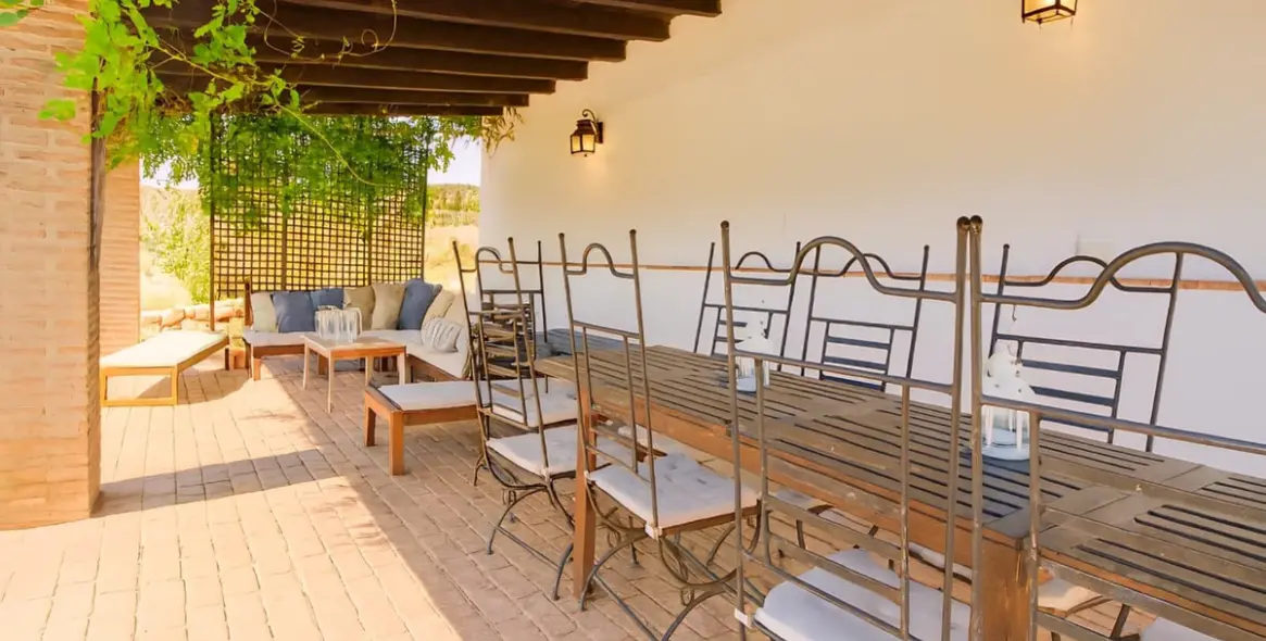 Продажа  отдельно стоящей виллы в Ronda 33