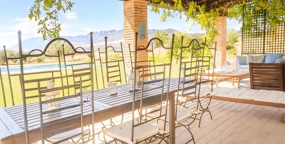 Продажа  отдельно стоящей виллы в Ronda 34