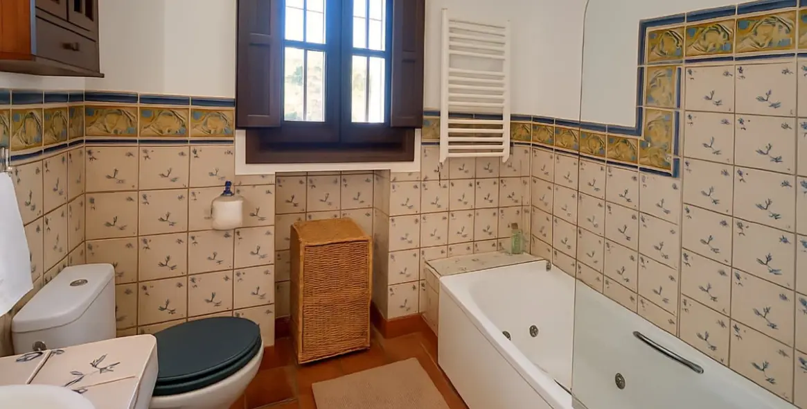 Продажа  отдельно стоящей виллы в Ronda 40