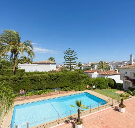 Продажа таунхауса в Nueva Andalucía