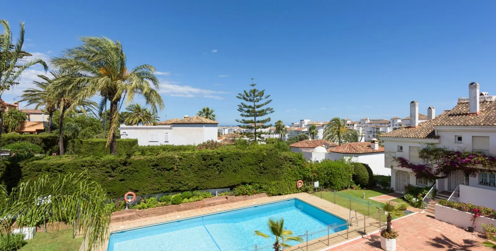 Sale of townhouse in Nueva Andalucía 2