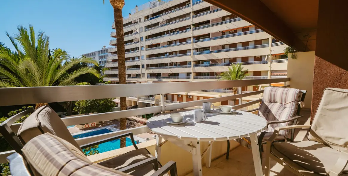 Sale of middle floor apartment in Marbella 2
