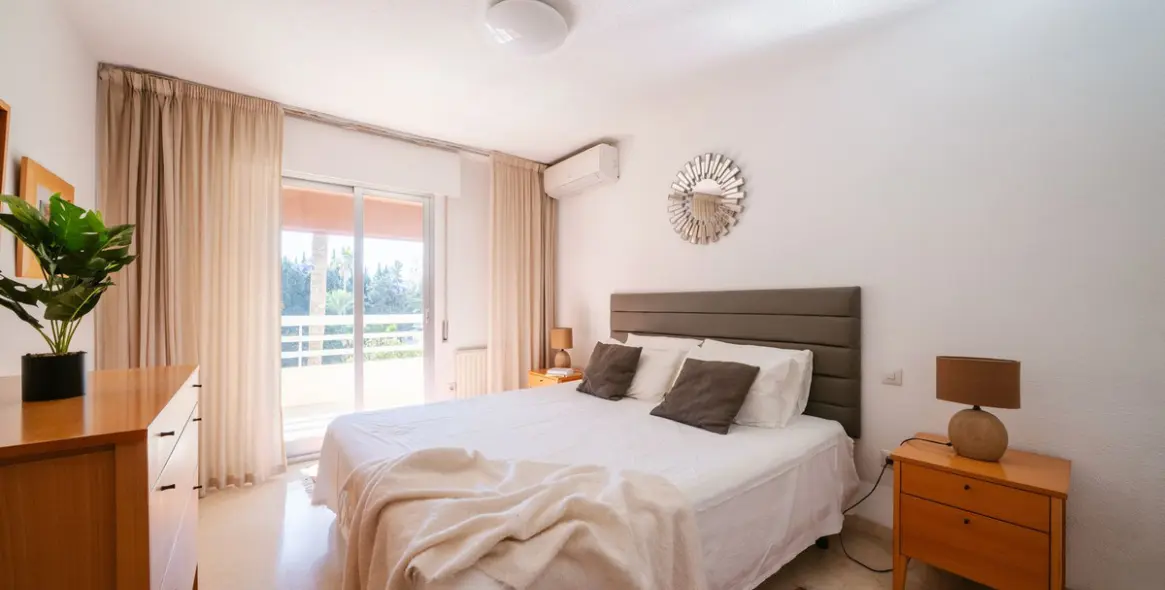 Sale of middle floor apartment in Marbella 3