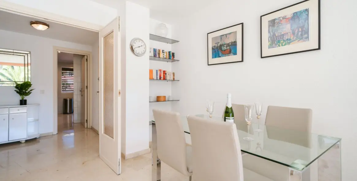 Sale of middle floor apartment in Marbella 11