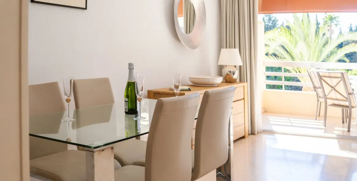 Sale of middle floor apartment in Marbella 13