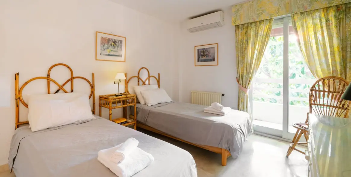 Sale of middle floor apartment in Marbella 21