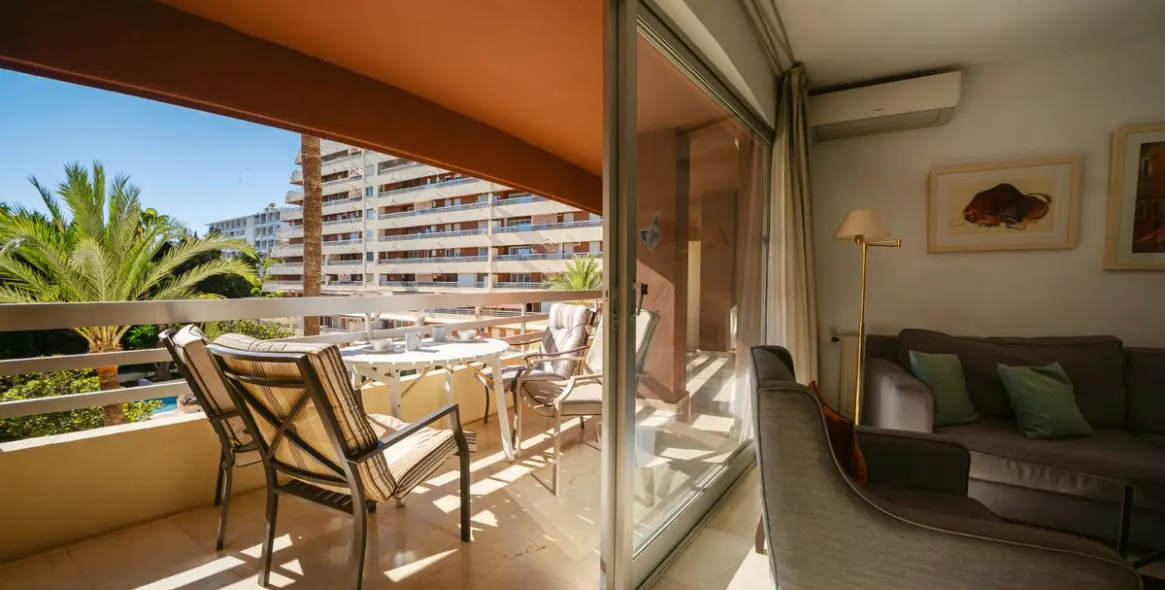 Sale of middle floor apartment in Marbella 27