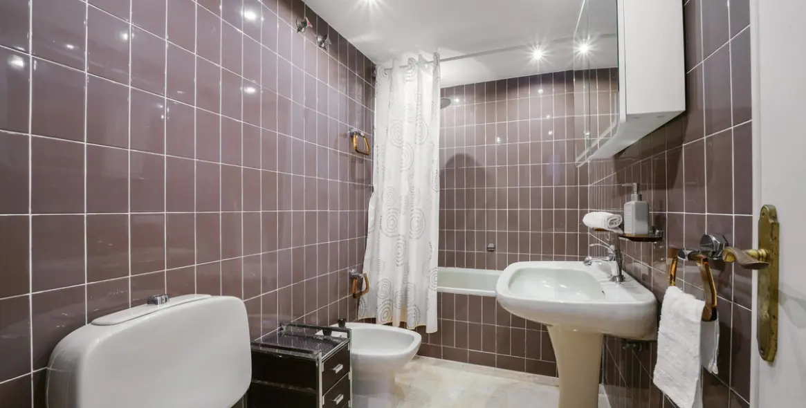 Sale of middle floor apartment in Marbella 29