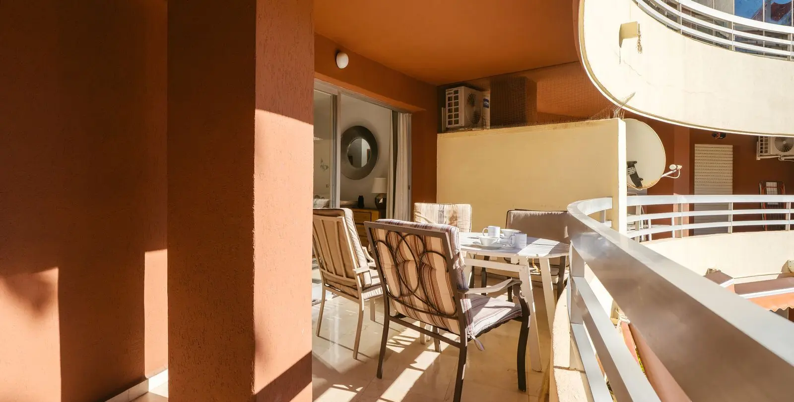 Продажа апартаментов на среднем этаже в Marbella 24