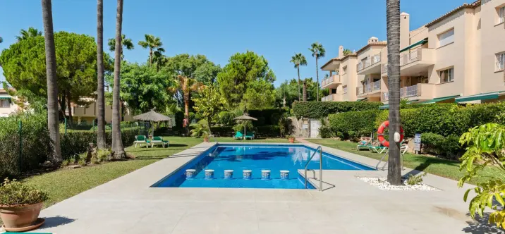 Продажа апартаментов на первом этаже в Nueva Andalucía 4