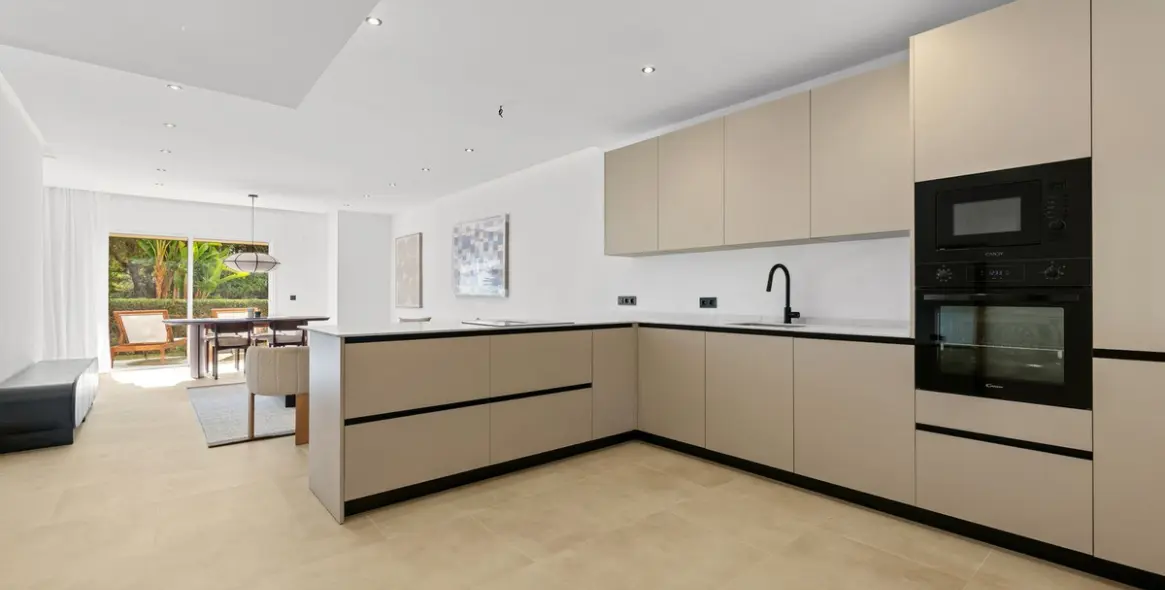 Продажа апартаментов на первом этаже в Nueva Andalucía 6