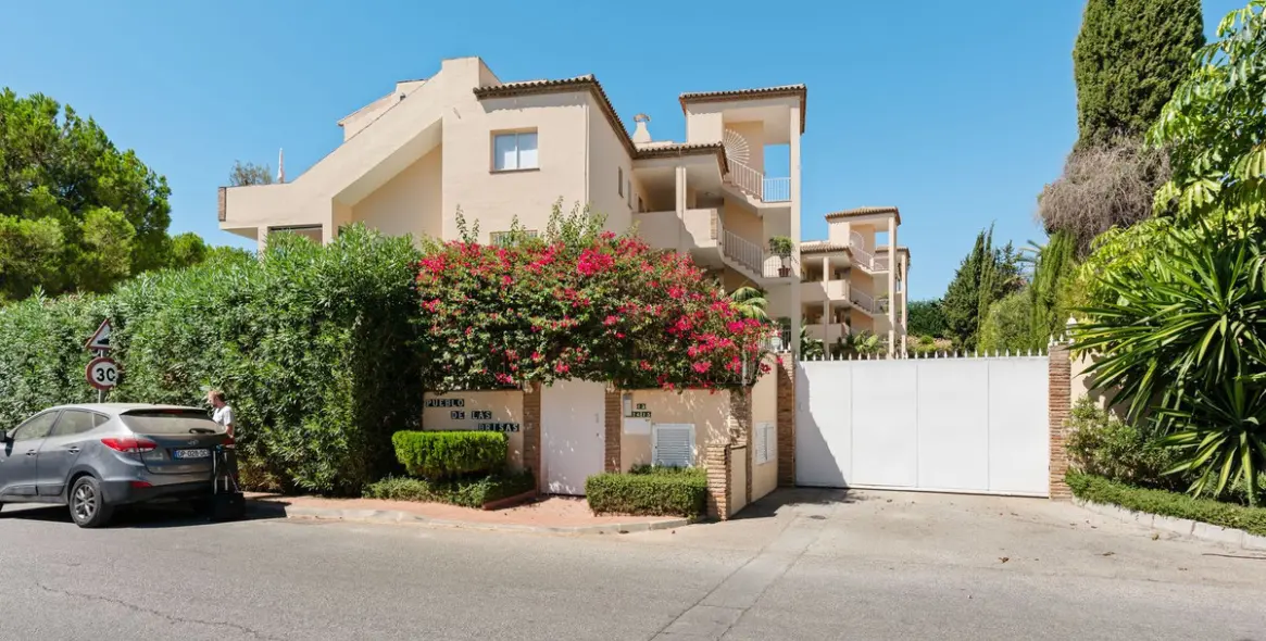 Продажа апартаментов на первом этаже в Nueva Andalucía 11