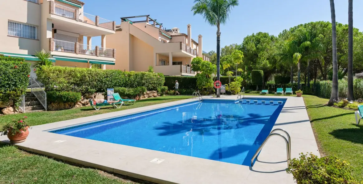 Продажа апартаментов на первом этаже в Nueva Andalucía 24