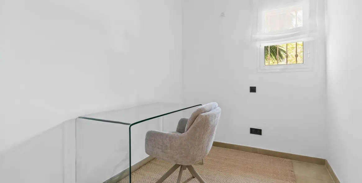 Продажа апартаментов на первом этаже в Nueva Andalucía 31