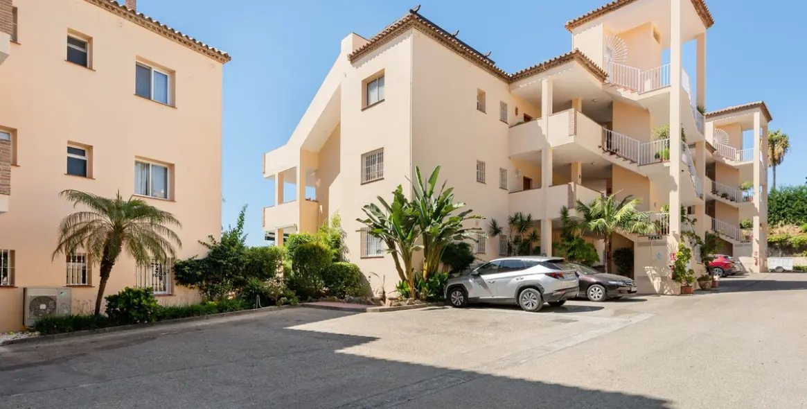 Продажа апартаментов на первом этаже в Nueva Andalucía 33