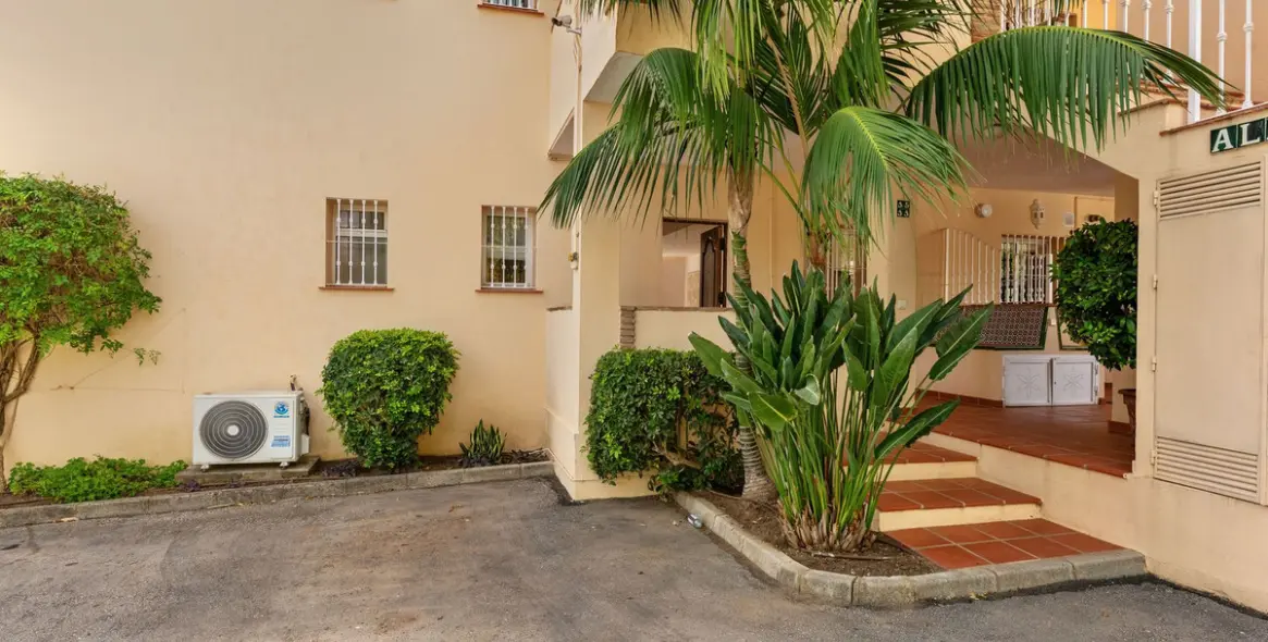 Продажа апартаментов на первом этаже в Nueva Andalucía 35