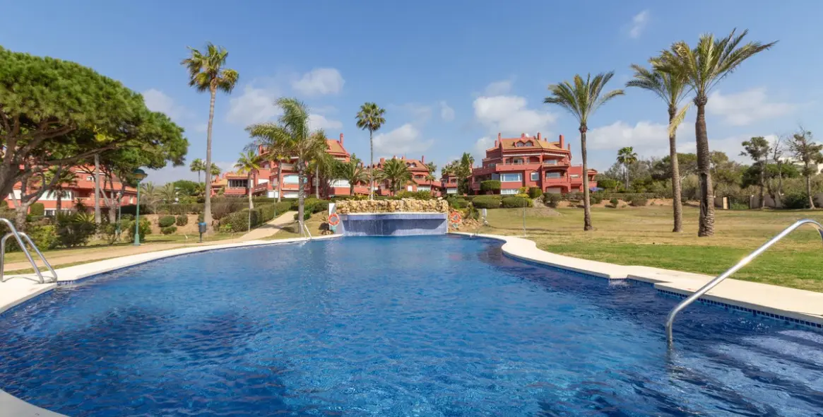 Sale of ground floor apartment in Elviria 1