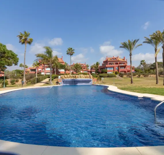 Sale of ground floor apartment in Elviria