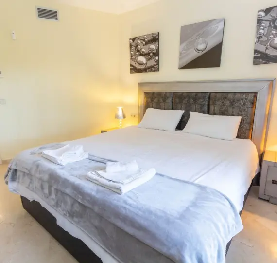 Sale of ground floor apartment in Elviria