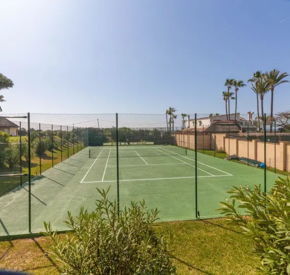 Sale of ground floor apartment in Elviria