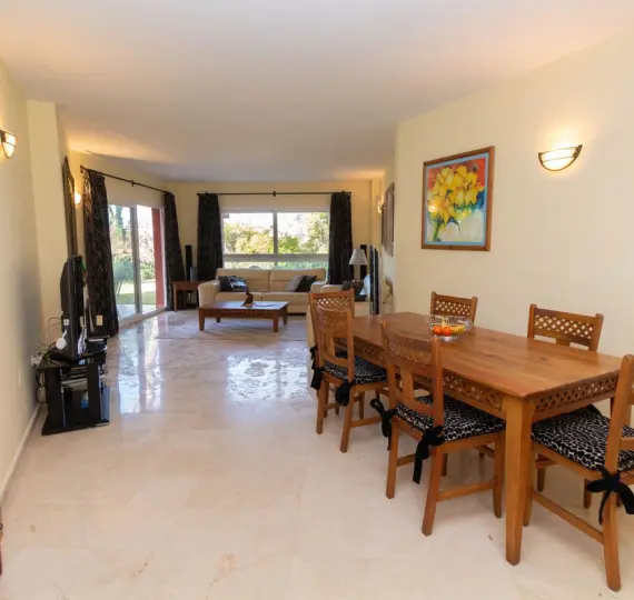 Sale of ground floor apartment in Elviria