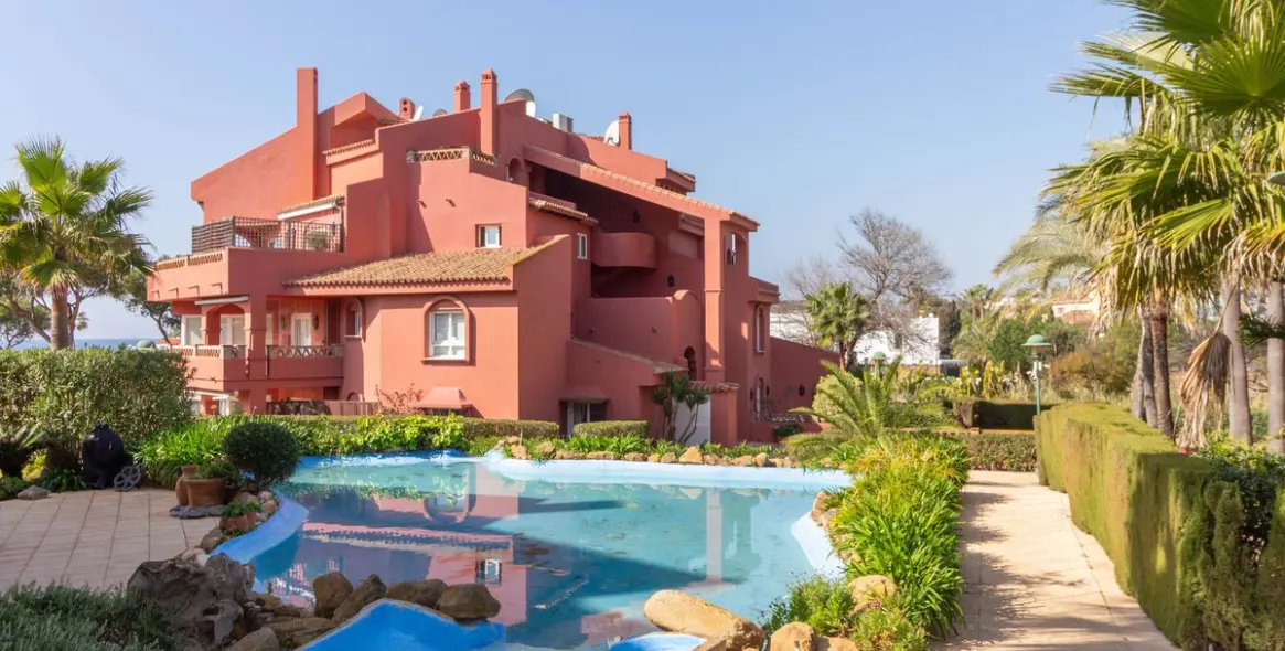 Продажа апартаментов на первом этаже в Elviria 21