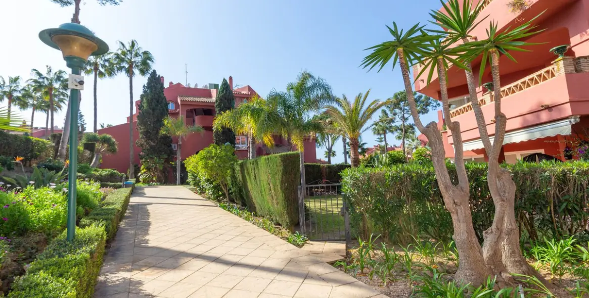 Продажа апартаментов на первом этаже в Elviria 26