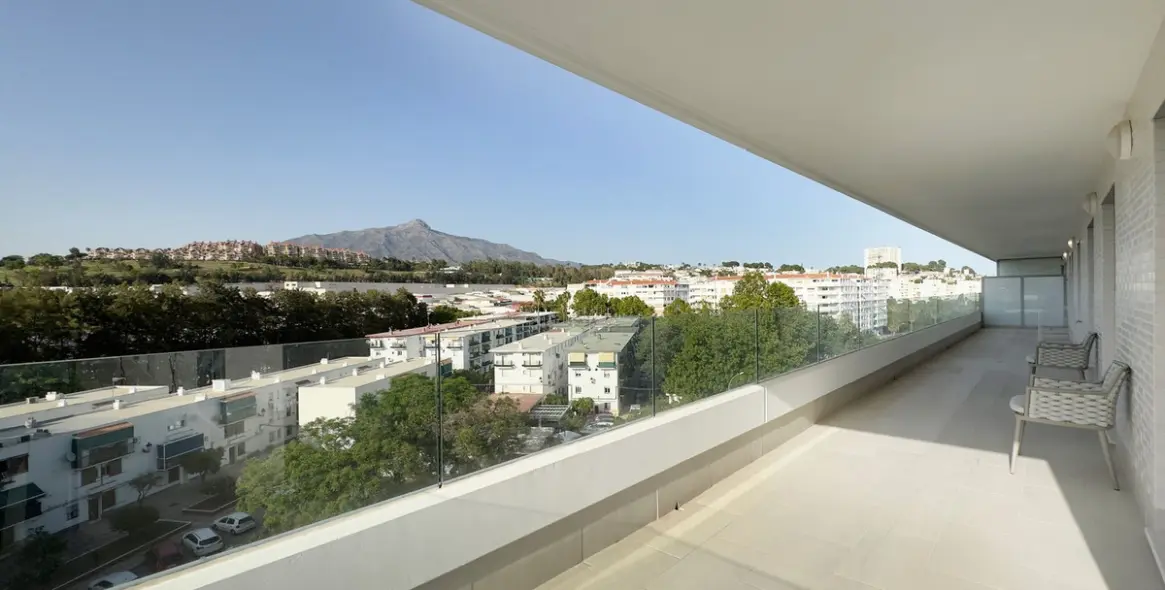 Sale of penthouse in Nueva Andalucía 4