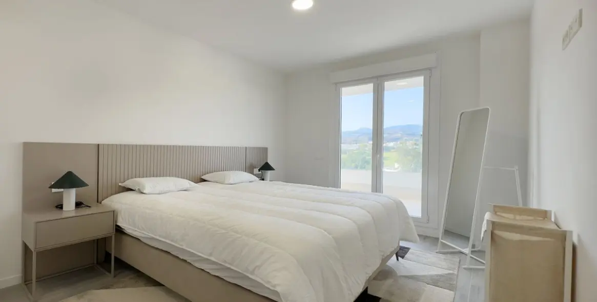 Sale of penthouse in Nueva Andalucía 20