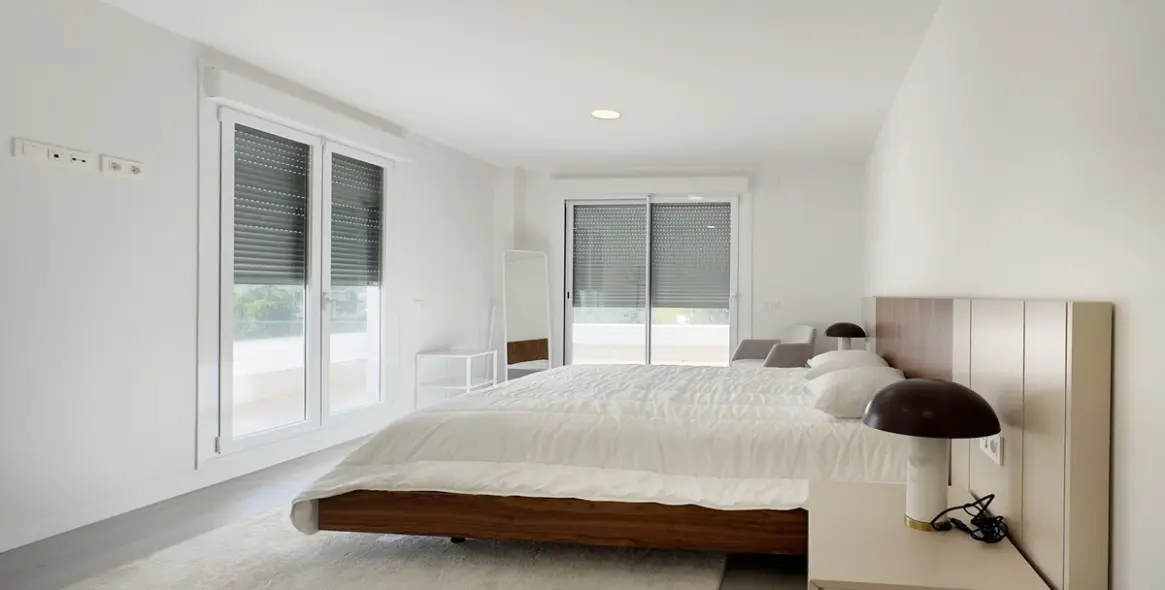 Sale of penthouse in Nueva Andalucía 25