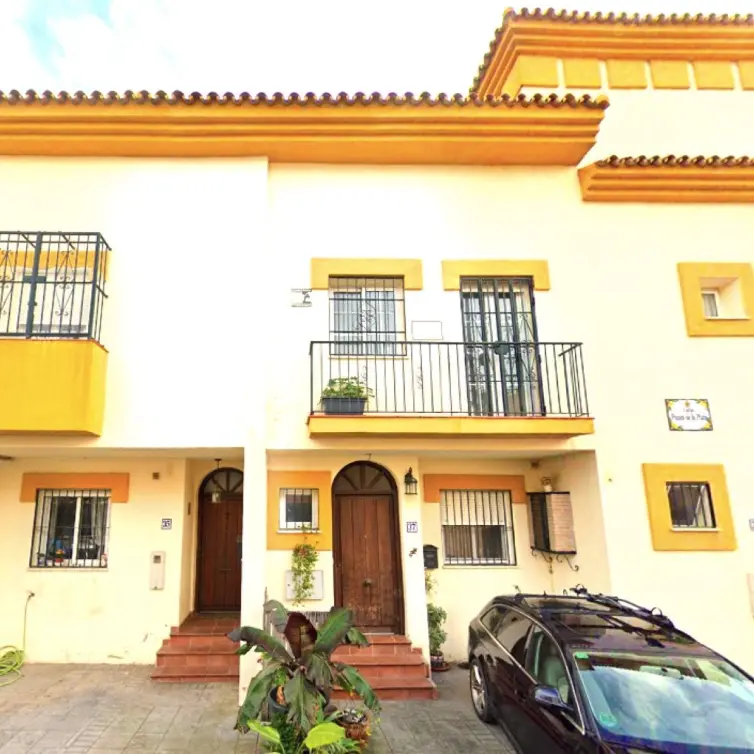 Sale of townhouse in Estepona
