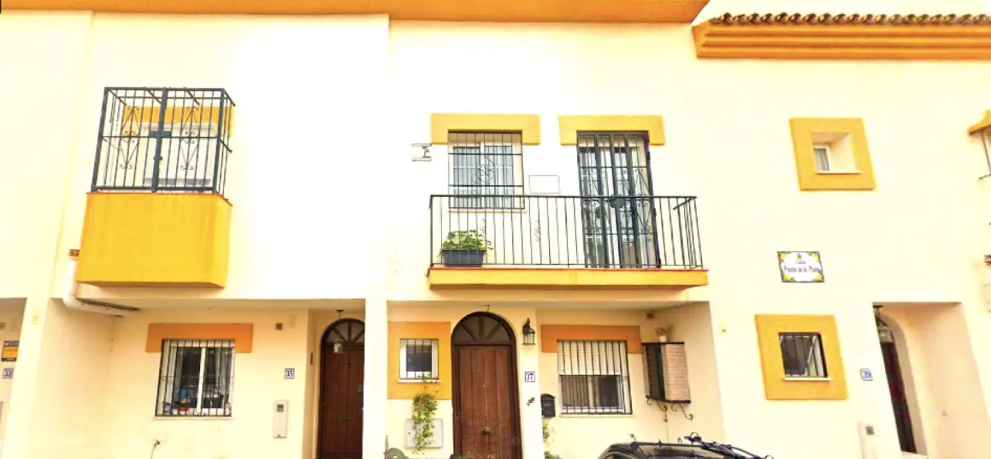 Sale of townhouse in Estepona 0