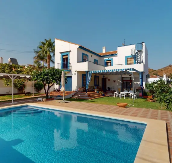 Продажа  отдельно стоящей виллы в Chilches