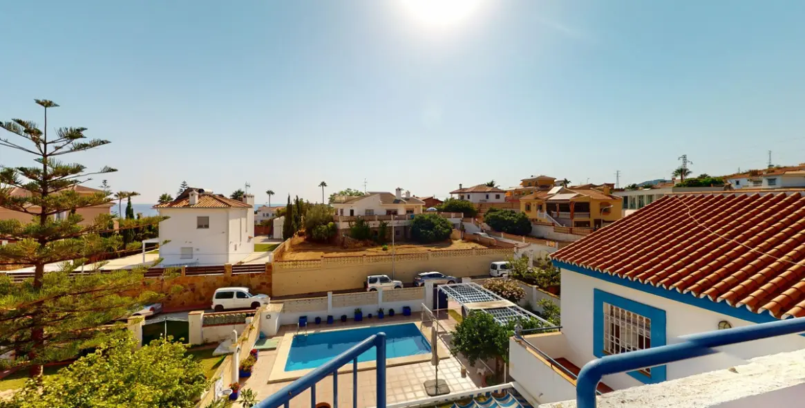 Продажа  отдельно стоящей виллы в Chilches 3