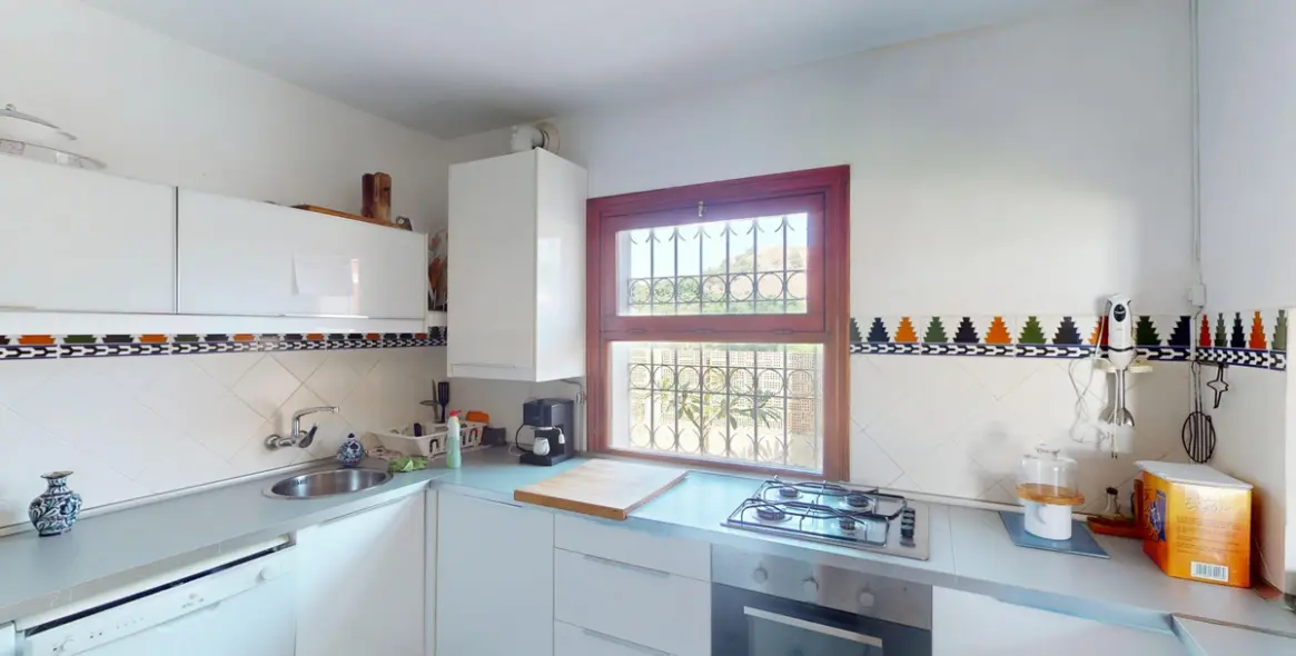 Продажа  отдельно стоящей виллы в Chilches 9