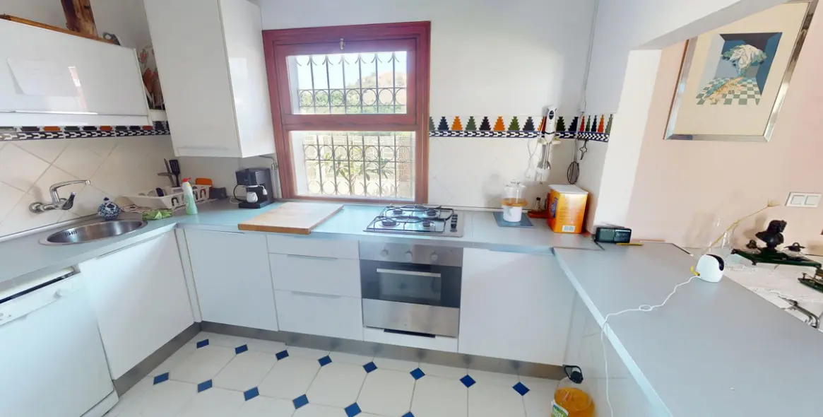 Продажа  отдельно стоящей виллы в Chilches 10