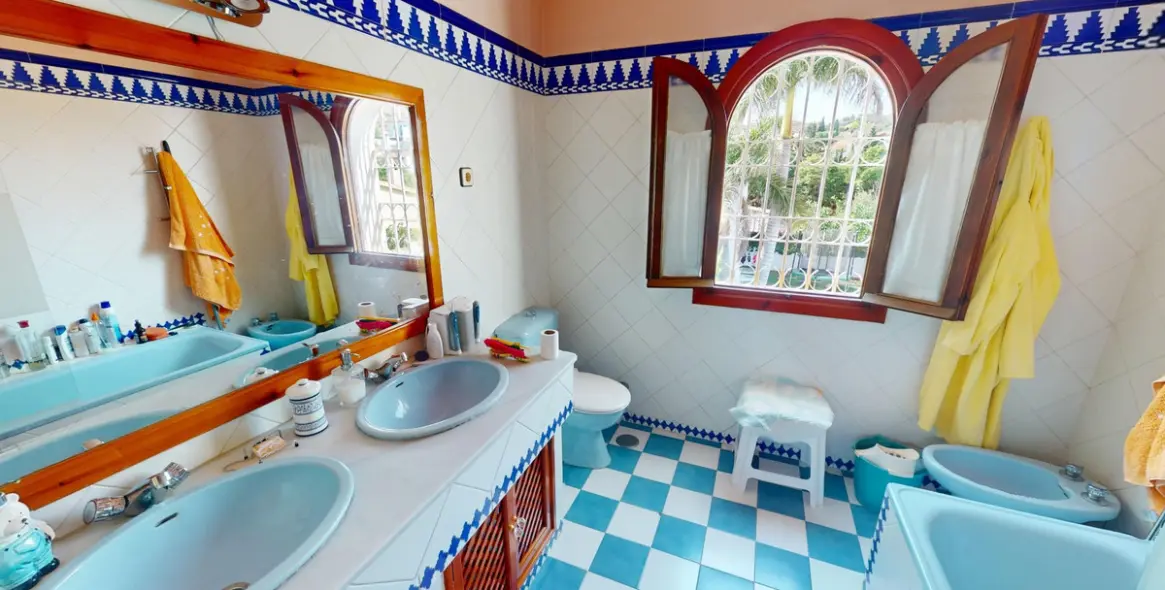 Sale of detached villa in Chilches 24