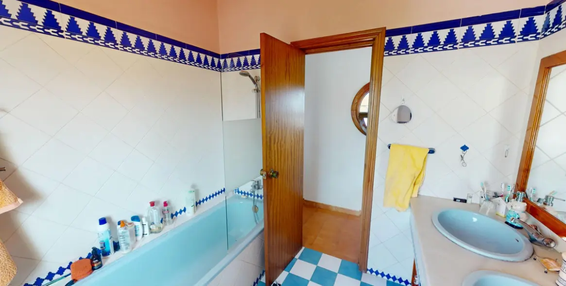 Sale of detached villa in Chilches 25