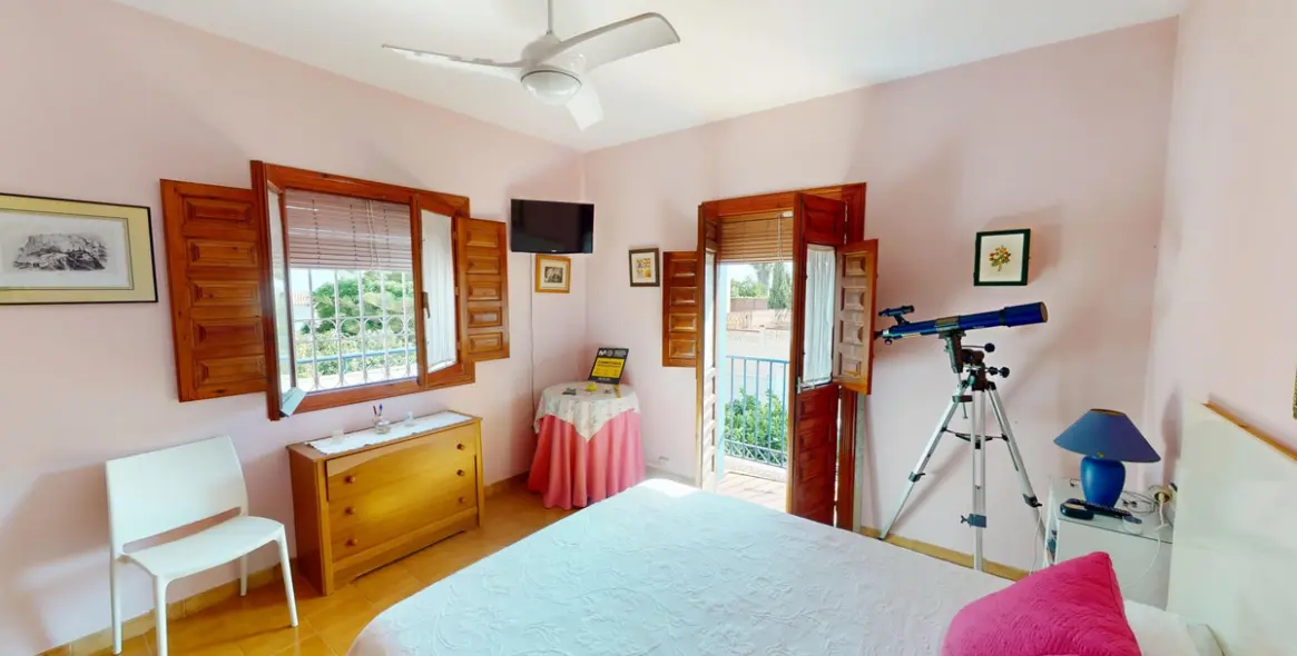 Sale of detached villa in Chilches 28