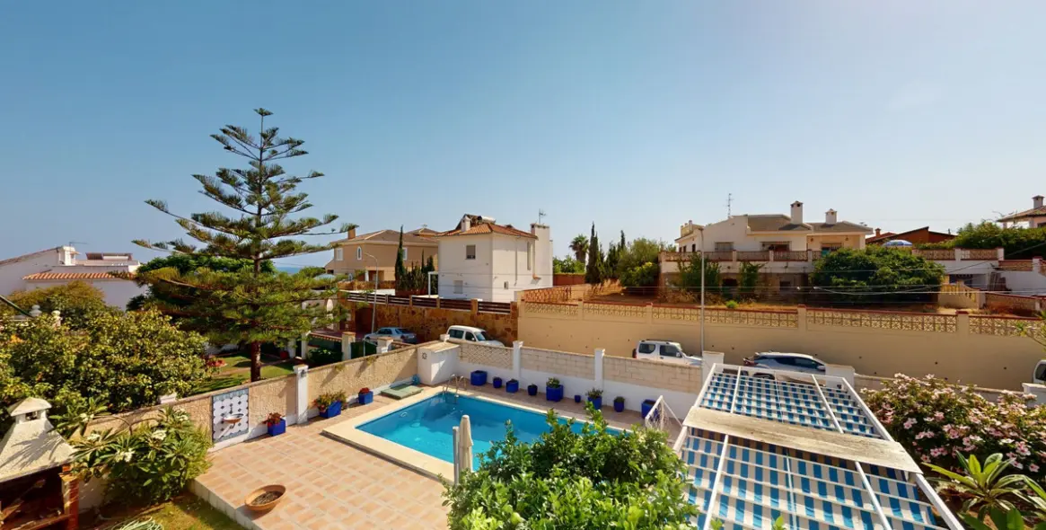 Sale of detached villa in Chilches 30