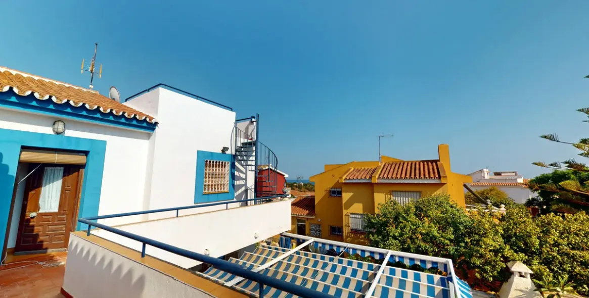 Sale of detached villa in Chilches 31