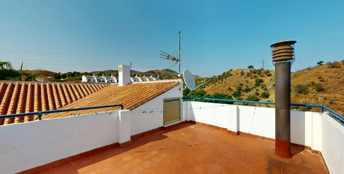 Sale of detached villa in Chilches 34
