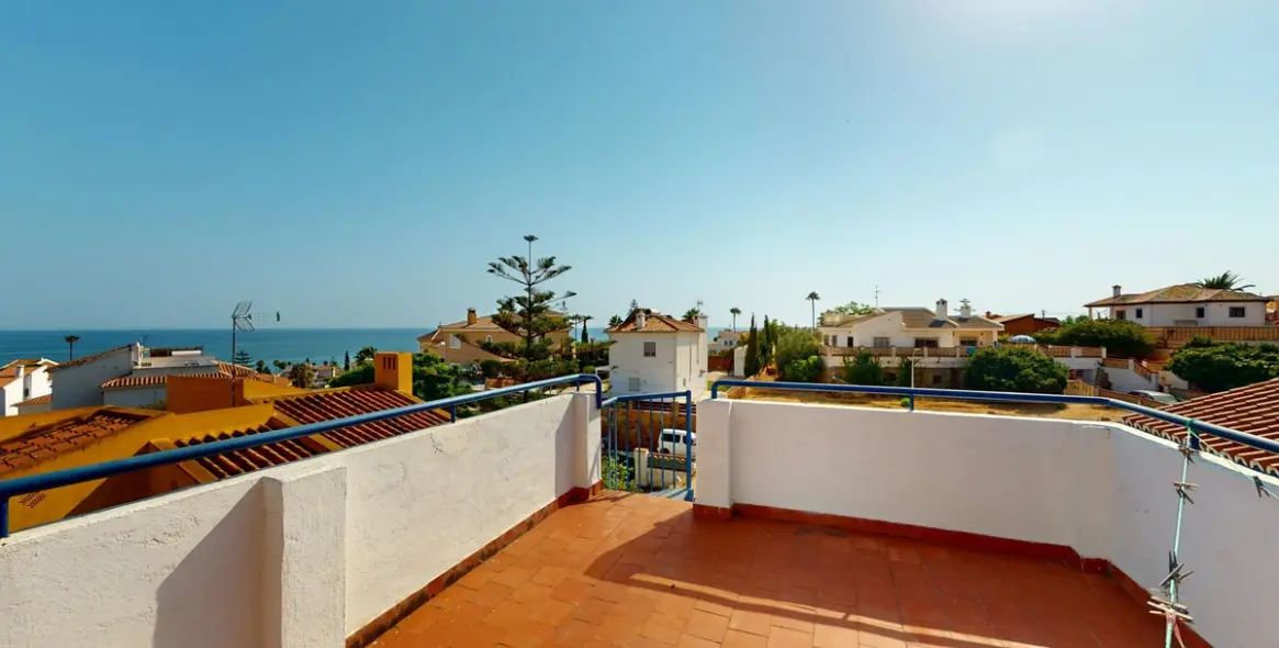 Sale of detached villa in Chilches 36
