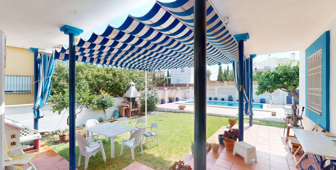 Sale of detached villa in Chilches 40