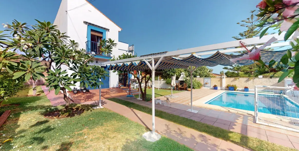 Sale of detached villa in Chilches 43